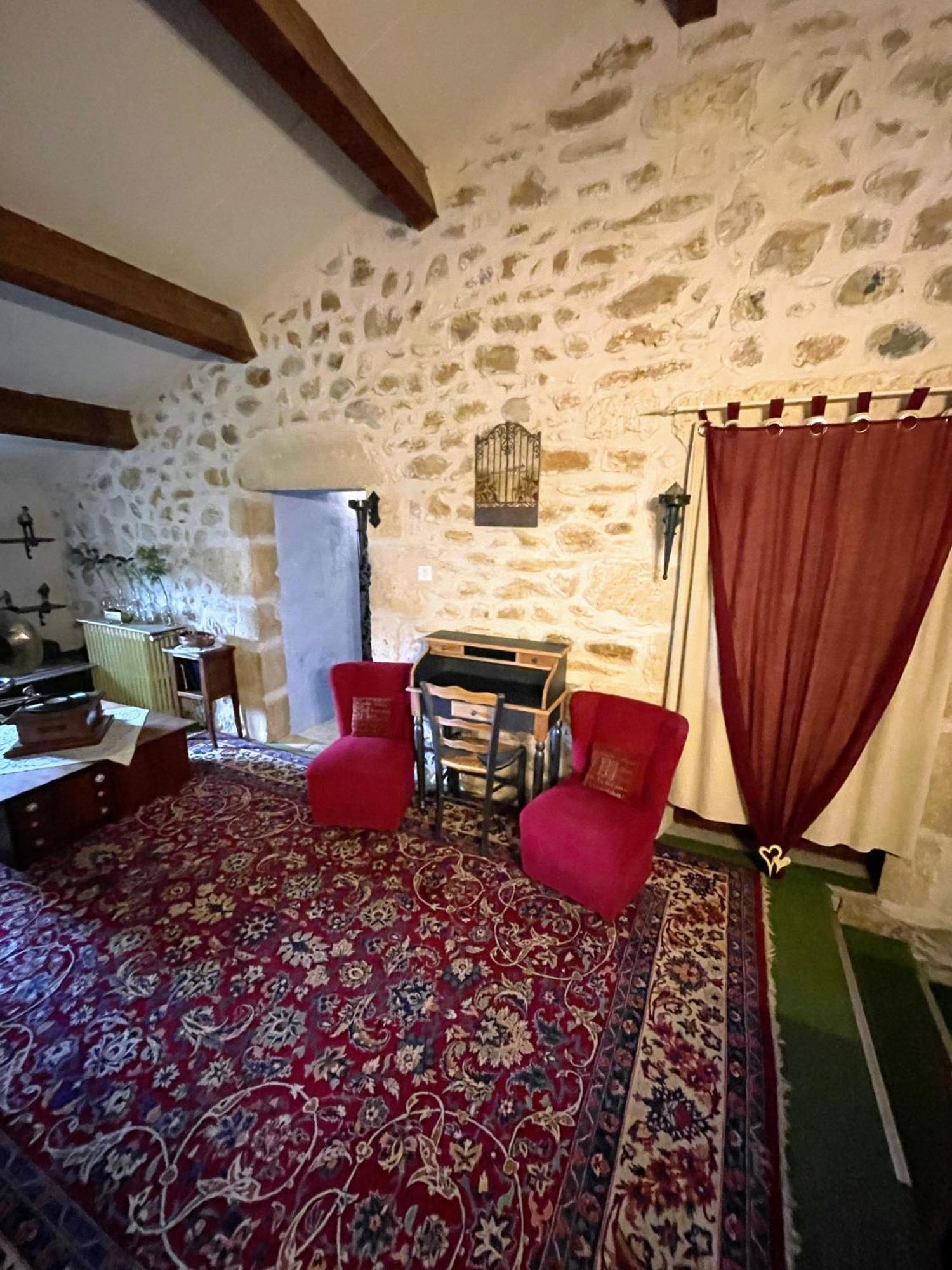 Le Manoir Du Raveyron Hotel Vallon-Pont-d'Arc Bagian luar foto